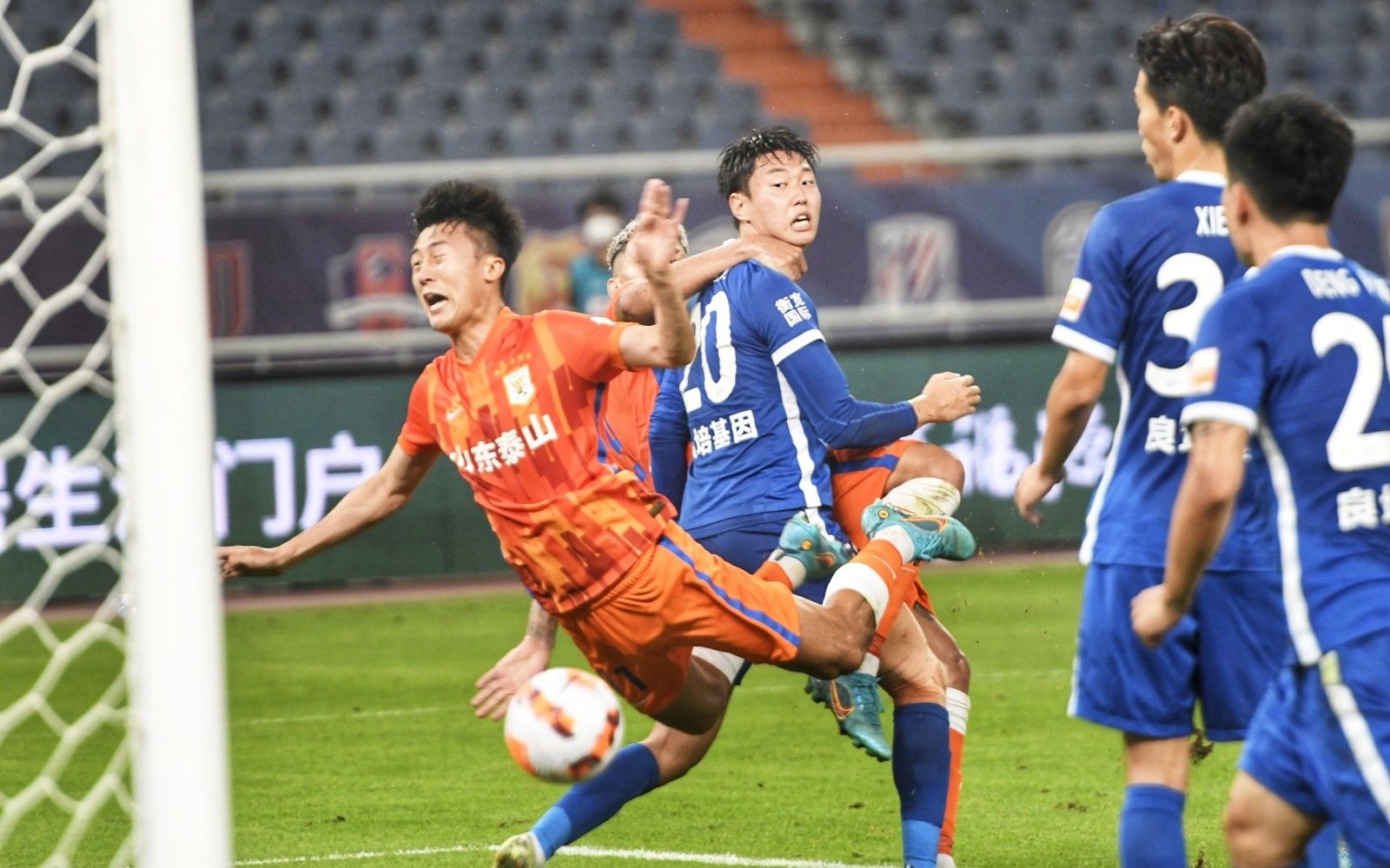 拜合拉木：第二球球到右边脚下只能这么打；现在打谁都有信心