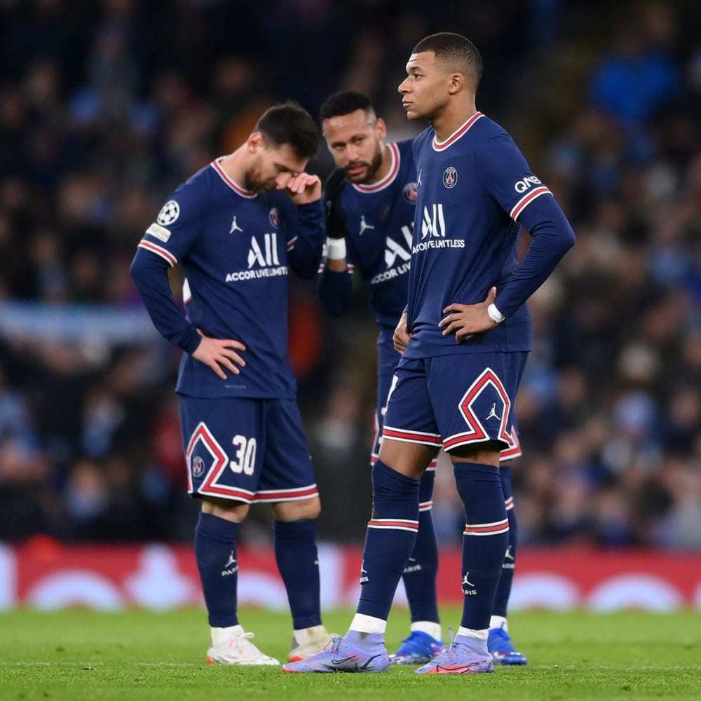 足球曝巴黎双星关系紧张，更衣室氛围引担忧