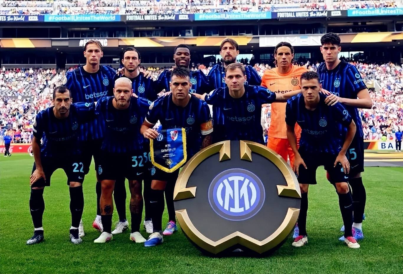 青岛次节轰出一波18-4广厦反超比分，三外援半场31分