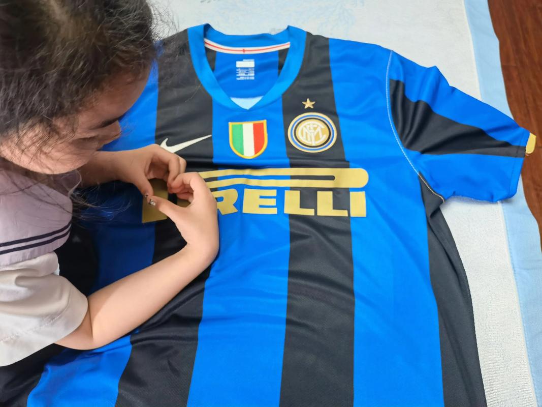 荷媒：利物浦有意阿尔克马尔新星斯密特，斯洛特对其很欣赏