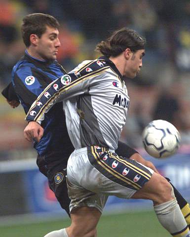 北青：约十人获国足新帅面试资格，邵佳一、李霄鹏等在列